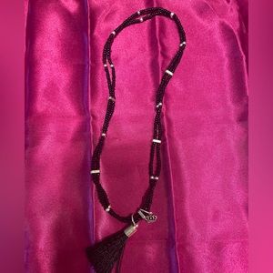 💕NWT Premier black beaded necklace 😍